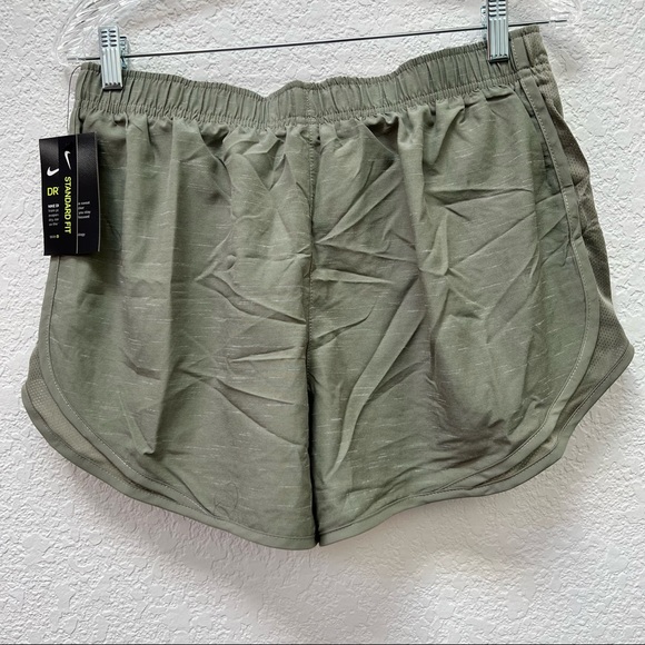 ✨Sold✨Nike • Tempo Women’s Running Shorts - Picture 4 of 8